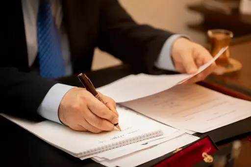 معرفة ماتحتاجه من وثائق ومتطلبات لتقديم ملفك للمعامله للهجرة